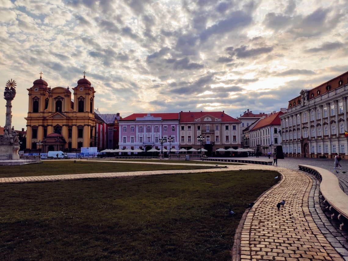 24 hours in Timisoara Piata Unirii