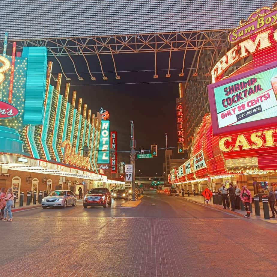 USA Travel without a Car | Itinerary for the Solo traveller Fremont Street Vegas